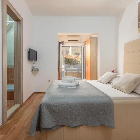Apartments Petrovic Makarska Exterior photo