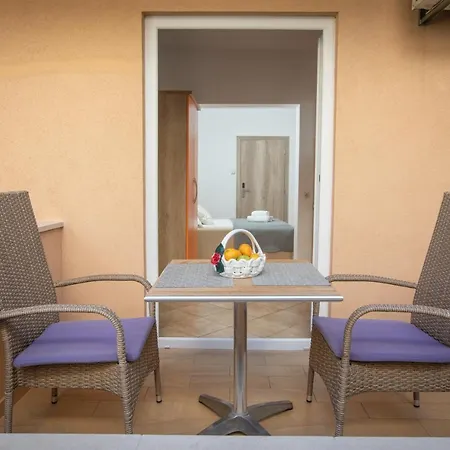 Apartments Petrovic Makarska Exterior photo