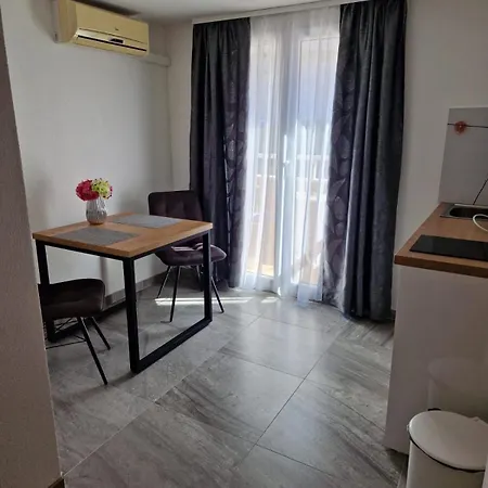 Apartments Petrovic Makarska Exterior photo