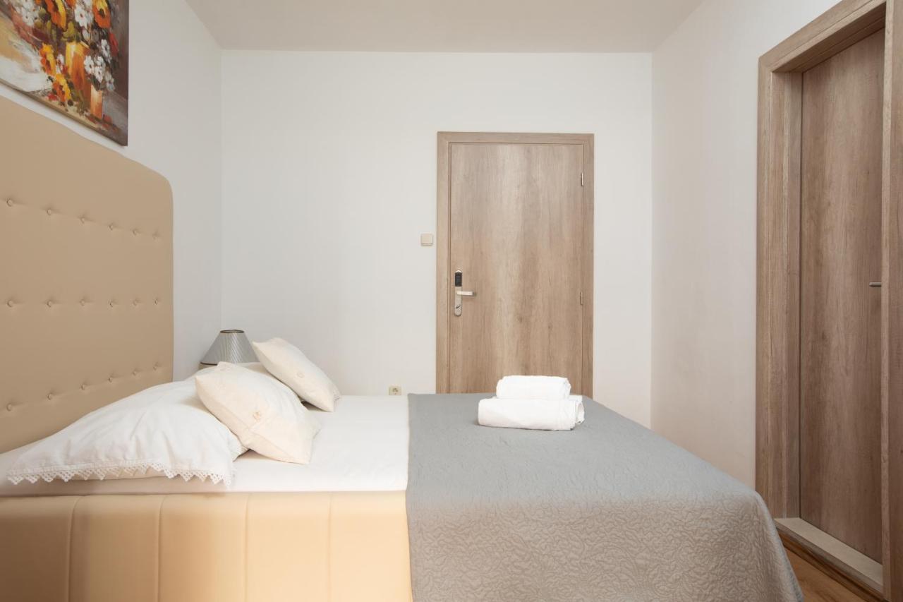 Petrovic Apartment *