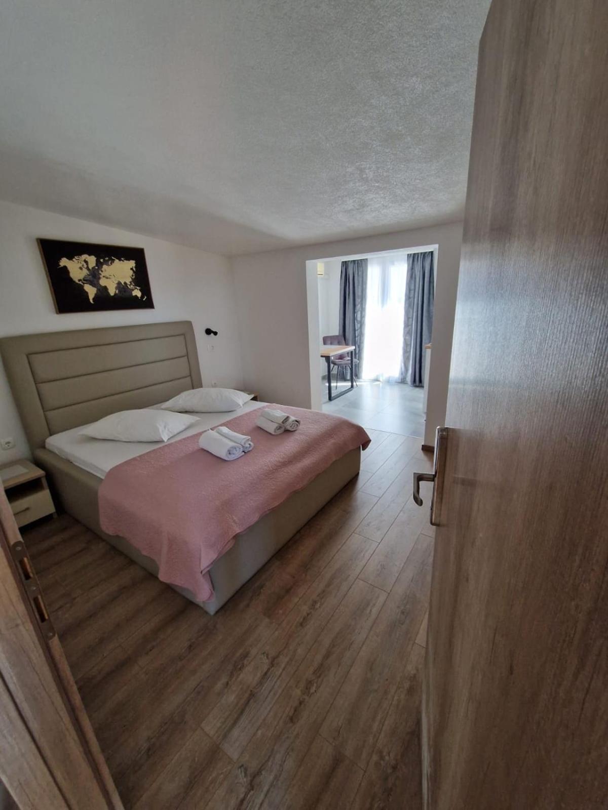 Petrovic Apartment *